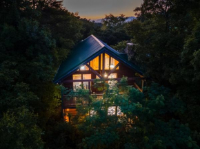 Cozy log cabin!! In heart of PF & close to the Smokies